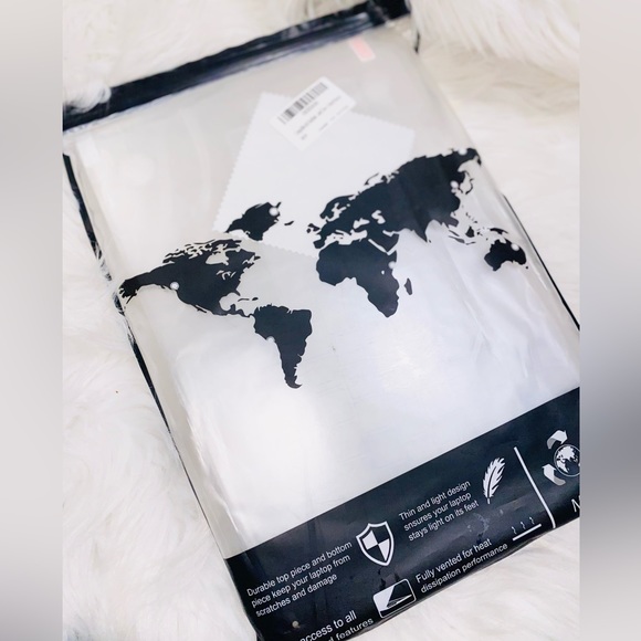 MacBook Pro 14in 3 in 1 Bundle - Picture 7 of 7